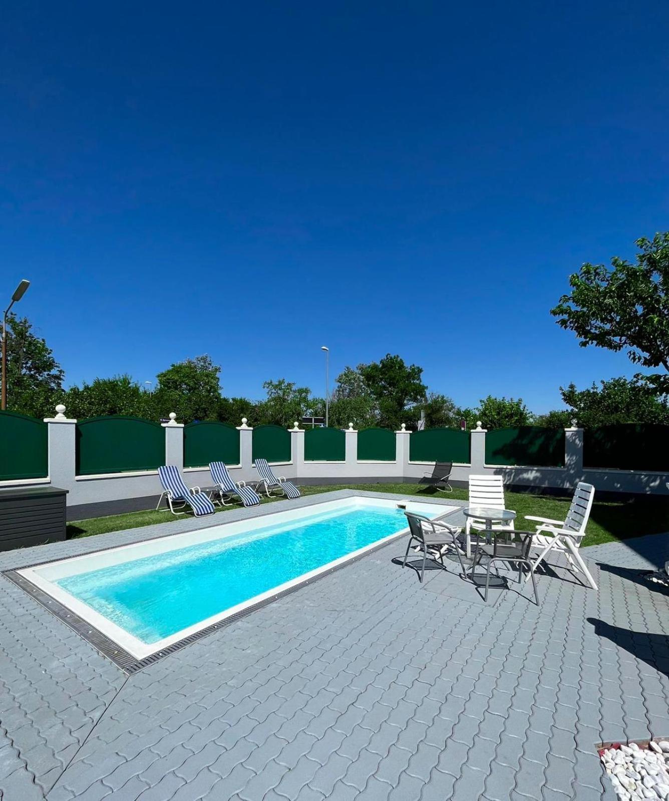 וינה Atemberaubendes Apartment + Pool מראה חיצוני תמונה